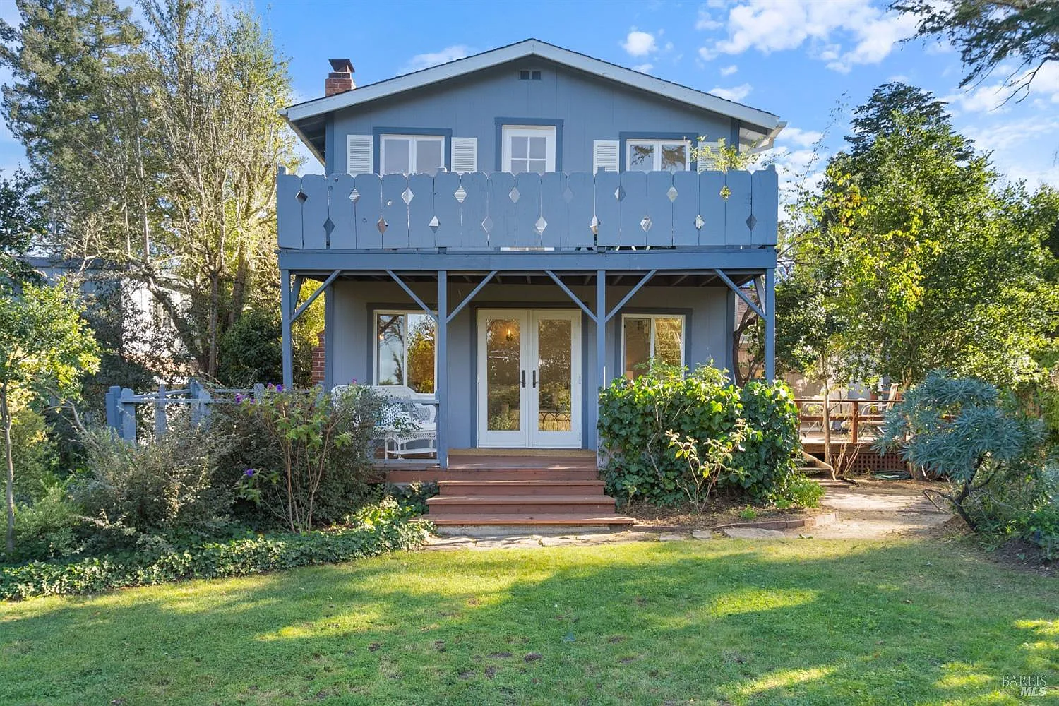 33 Helens Lane photo 1