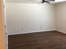 308 E General Stewart Way, Hinesville, GA