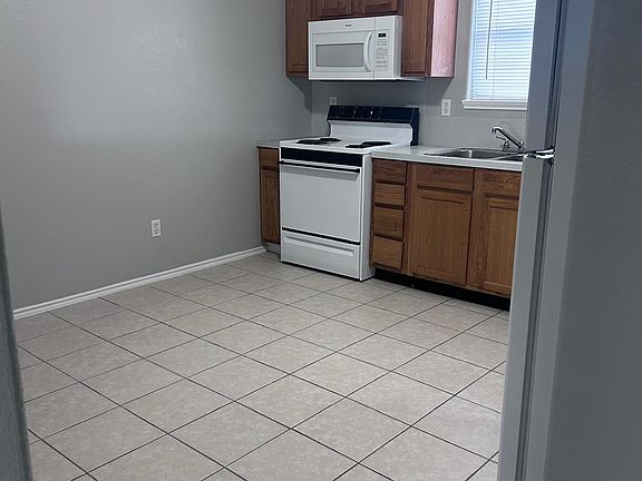 2nd image of 2324 W Elisa Ln #7