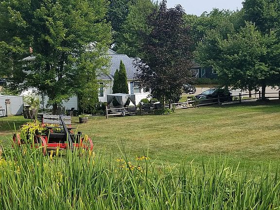 3rd image of 31 Hillwood Dr