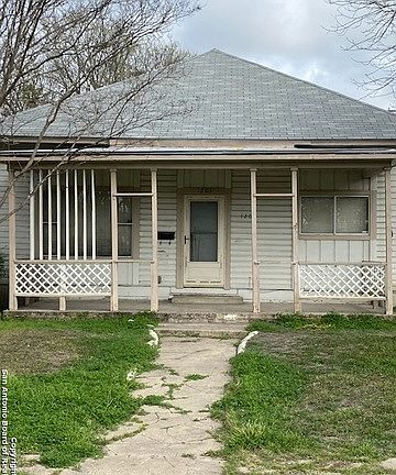 2nd image of 1203 W Magnolia Ave