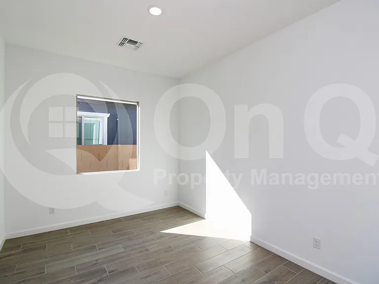 22677 E Lords Way — Photo 4