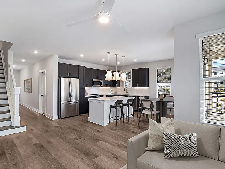 The Henslow Daniel Island Apartments & Townhomes — Photo 10