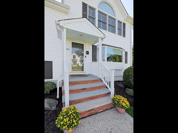 3rd image of 34 Moss Avenue