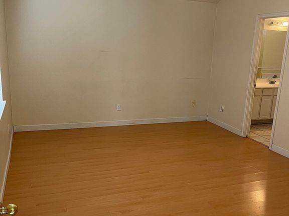 3rd image of 3117 Watercastle Ct