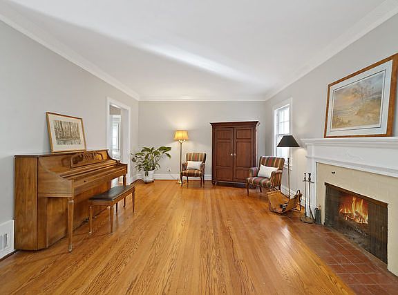 5th image of 812 N Catherine Ave