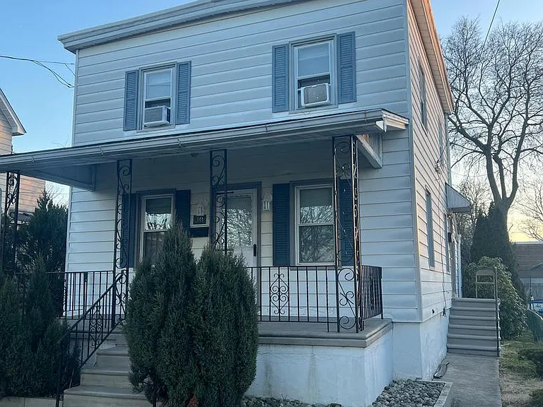 30 Spruce Ave #A — Photo 2