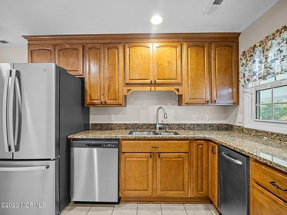 4th image of 602 Oakwood Ave