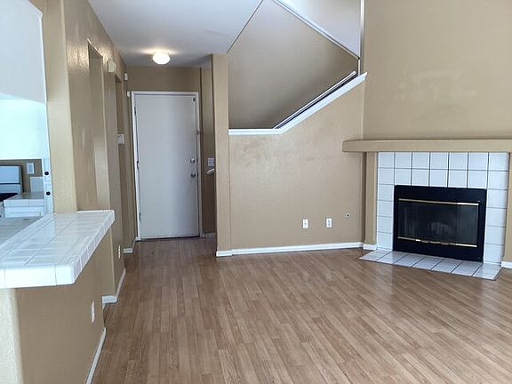 4th image of 39225 10th St W Unit A