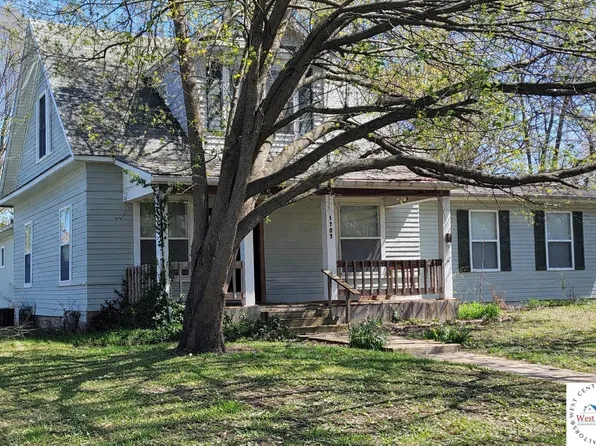 1703 S Harrison Ave, Sedalia, MO 65301