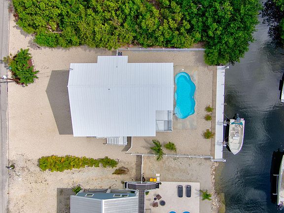 5th image of 133 Galleon Ln