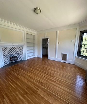 3rd image of 1501 East Ave #23