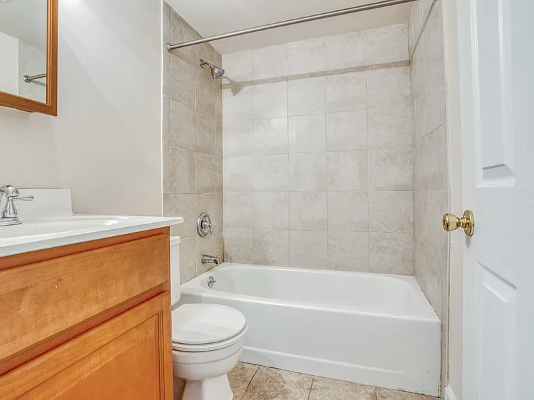 1118 William St #2 — Photo 8