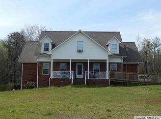 402 Burroughs Loop, Scottsboro, AL 35769