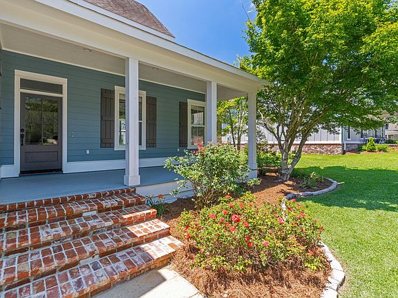5th image of 10 Persimmon Cir