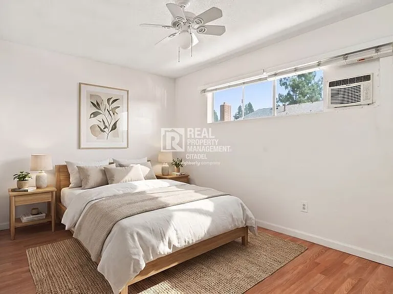 3009 Canyon Crest Dr #B — Photo 8