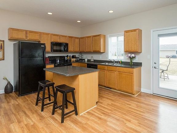 4th image of 217 Tailfeather Dr NW