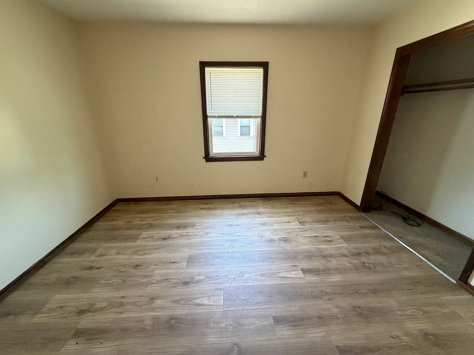 3 bed, 900 sqft, $1,900 — Photo 4