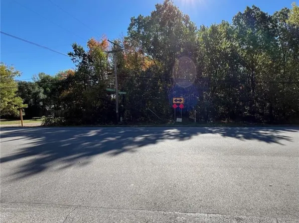 10637 Old State Line Rd, Swanton, OH 43558