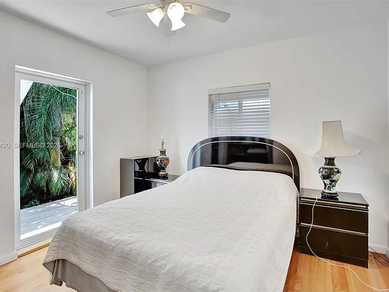 1523 Dewey St — Photo 18