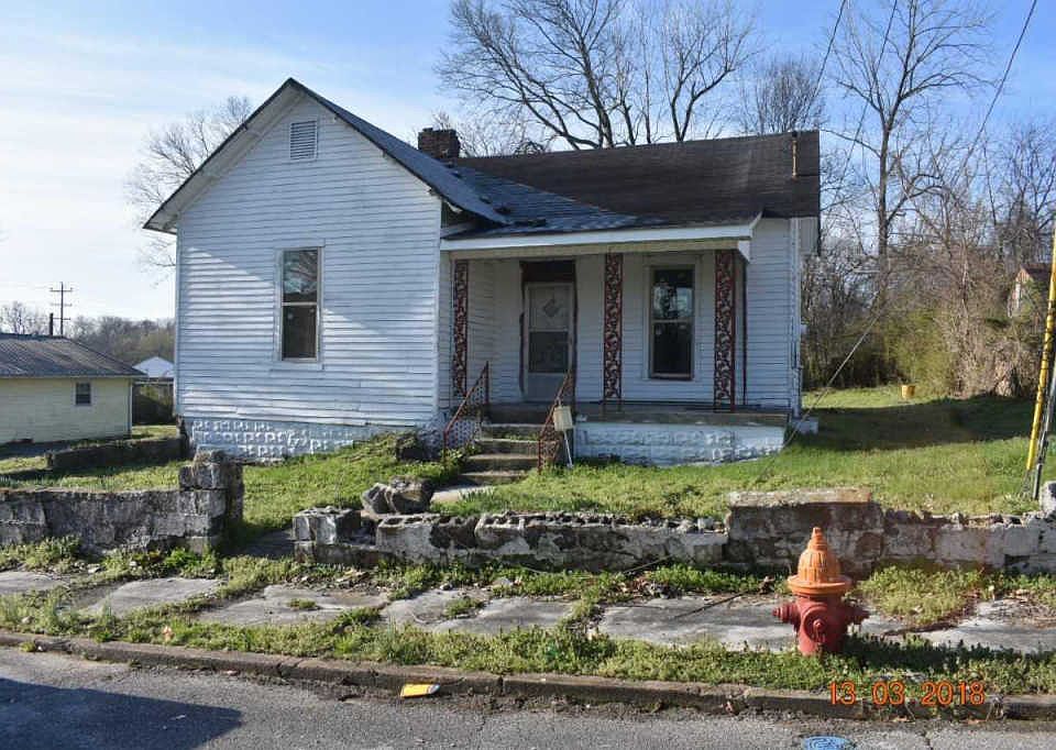 1st image of 204 Columbian Ave