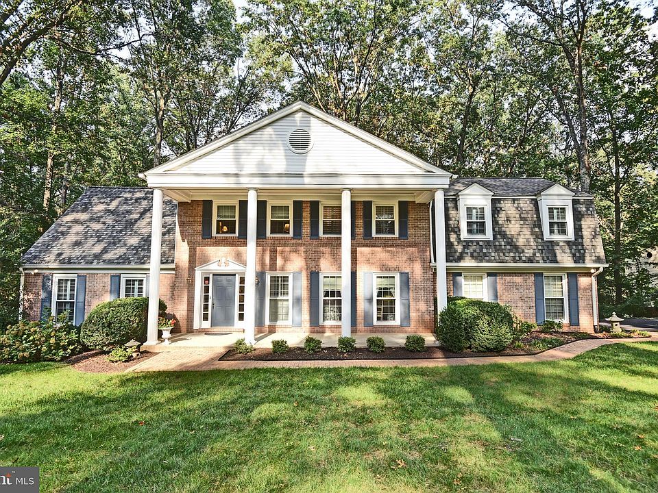 10716 Meadowood Dr, Vienna, VA 22181 Zillow