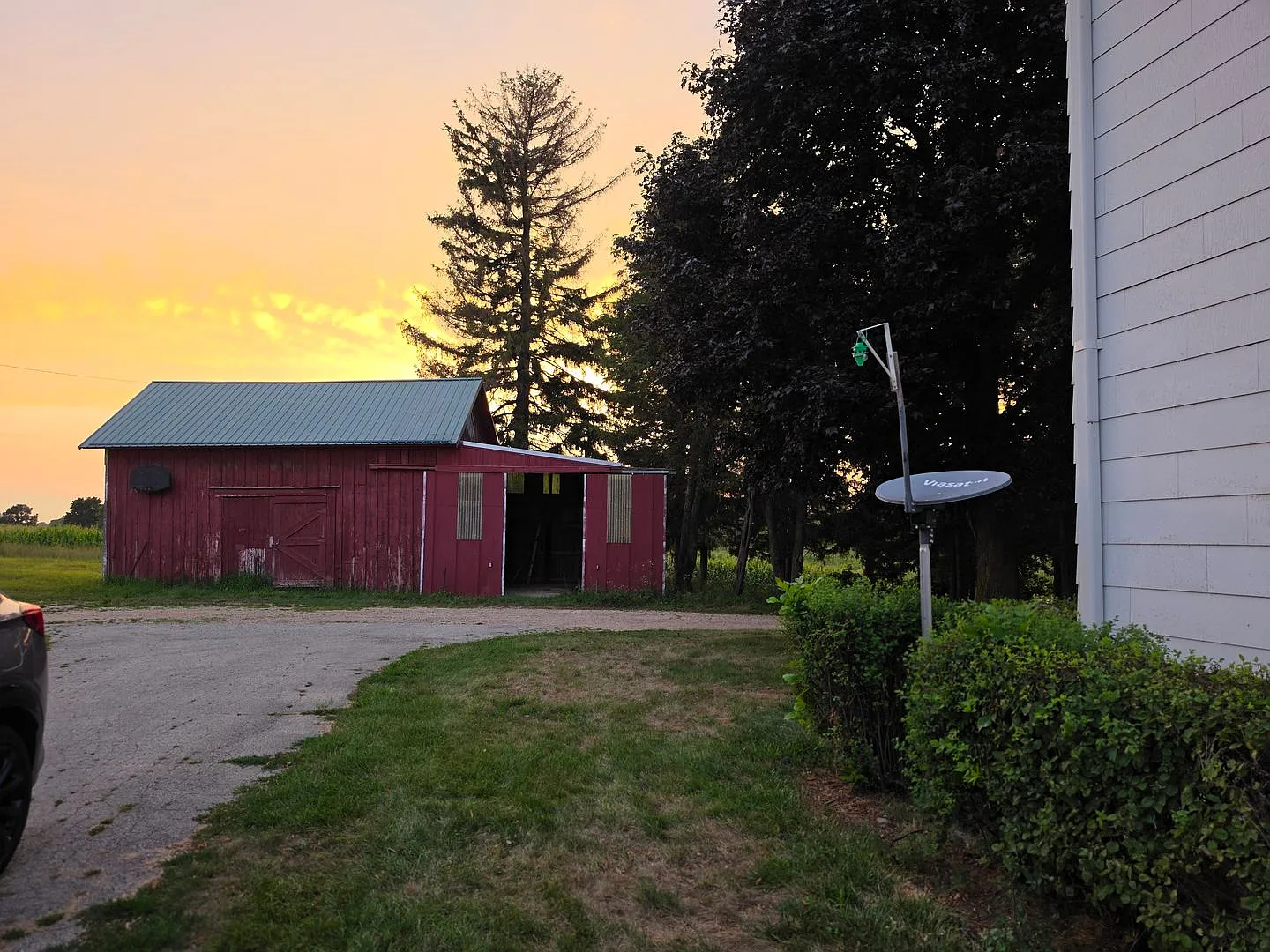 4 bed - 2 bath Country Home For Rent — Photo 3