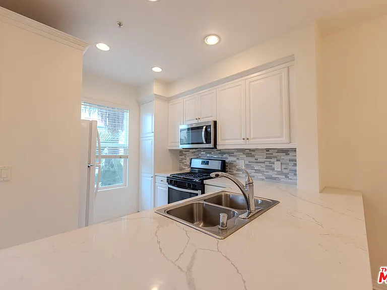 6020 Seabluff Dr #302 — Photo 8