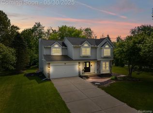 6248 Lake Waldon Ct, Clarkston, MI 48346