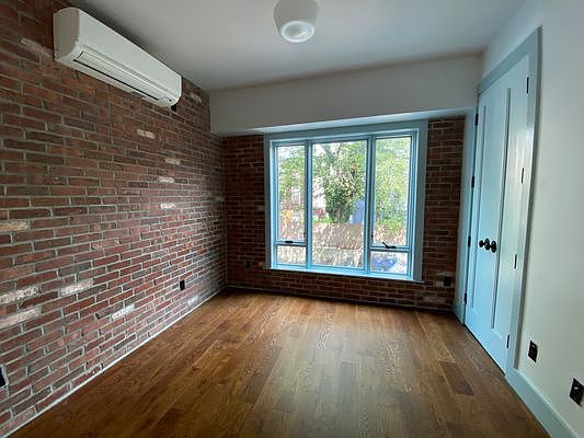 4th image of 19 Brooklyn Ave #D3
