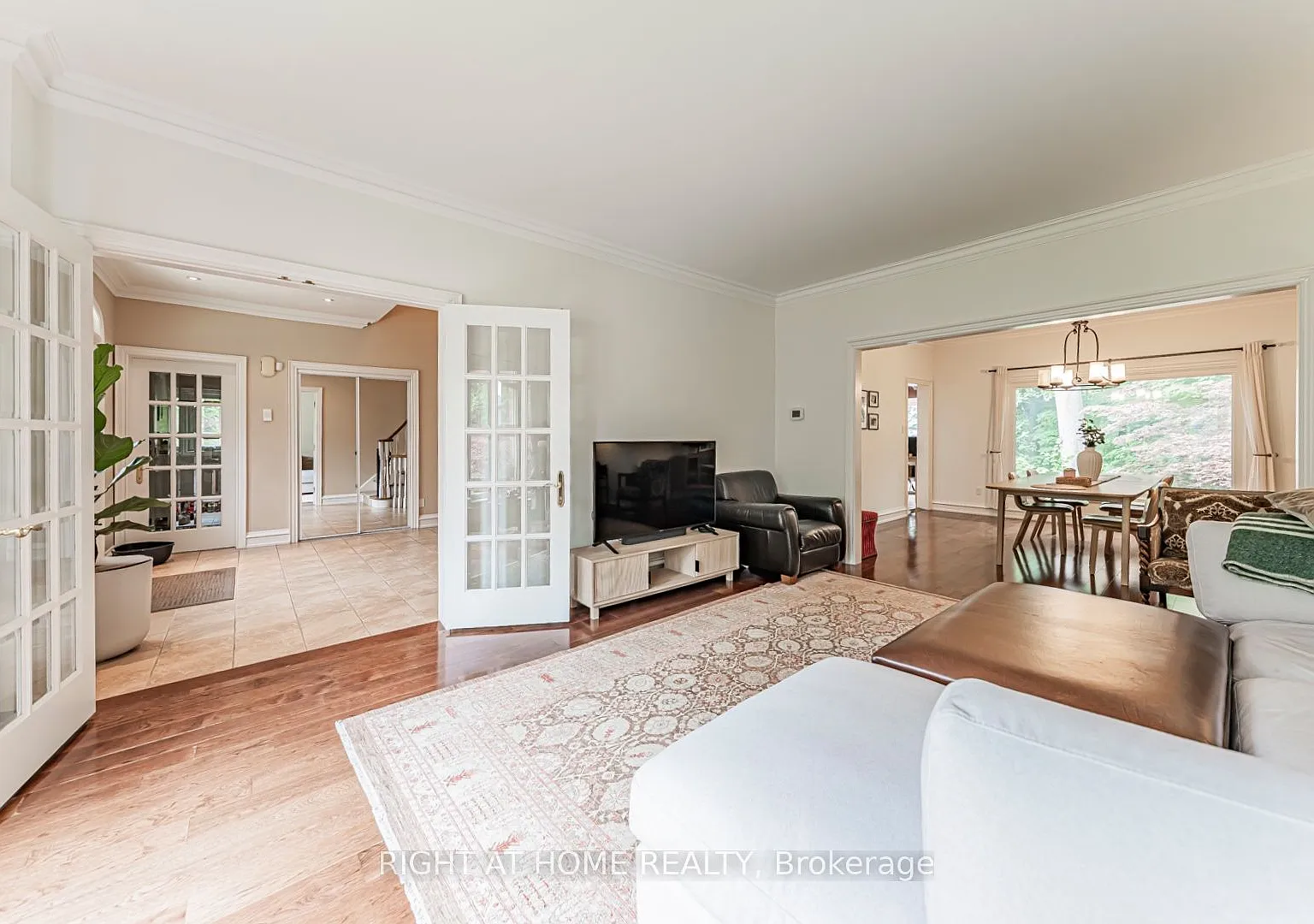4 bed, $5,980 — Photo 3