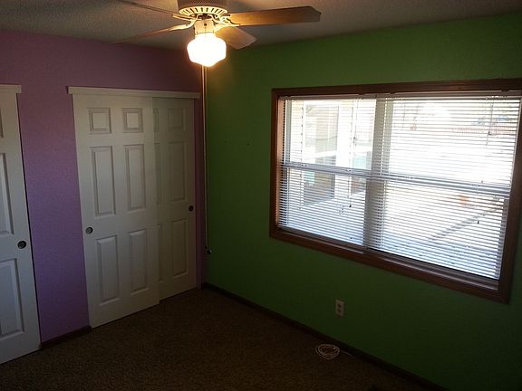 3rd image of 300 Ponderosa Ave