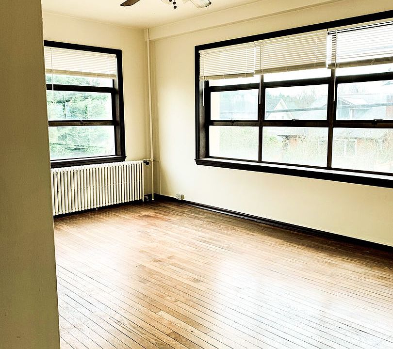 1st image of 2410 E Lynn St APT 13