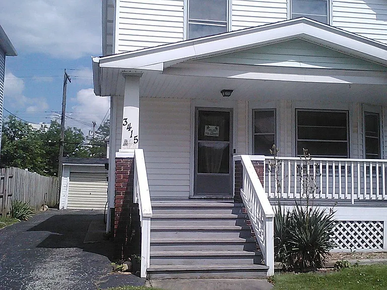 3415 W 122nd St — Photo 1
