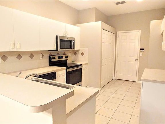 5th image of 7492 Berkshire Pines Dr