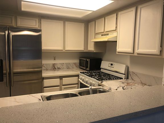 4th image of 1025 N Tippecanoe Ave Unit 156