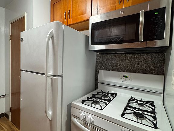 5th image of 20556 Sunrise Dr APT C