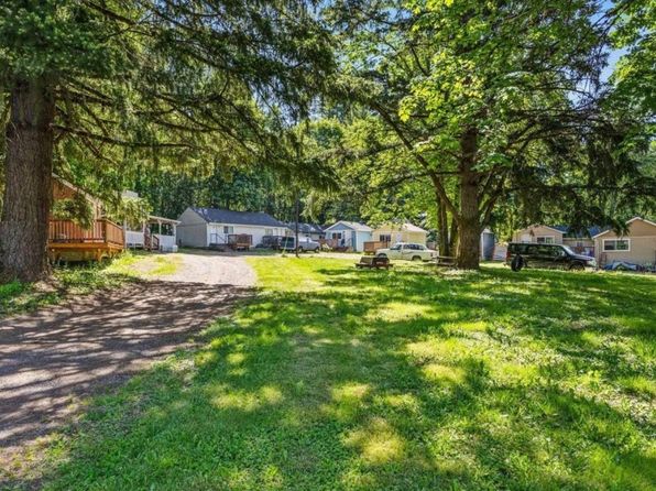 105 Front St S #4