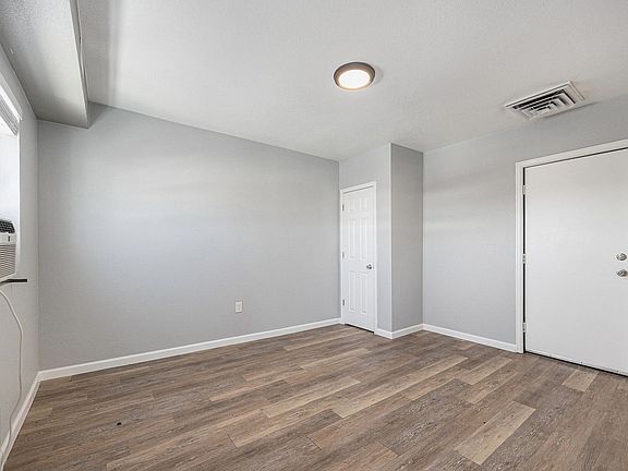5th image of 4 W Arkansas Ave #1