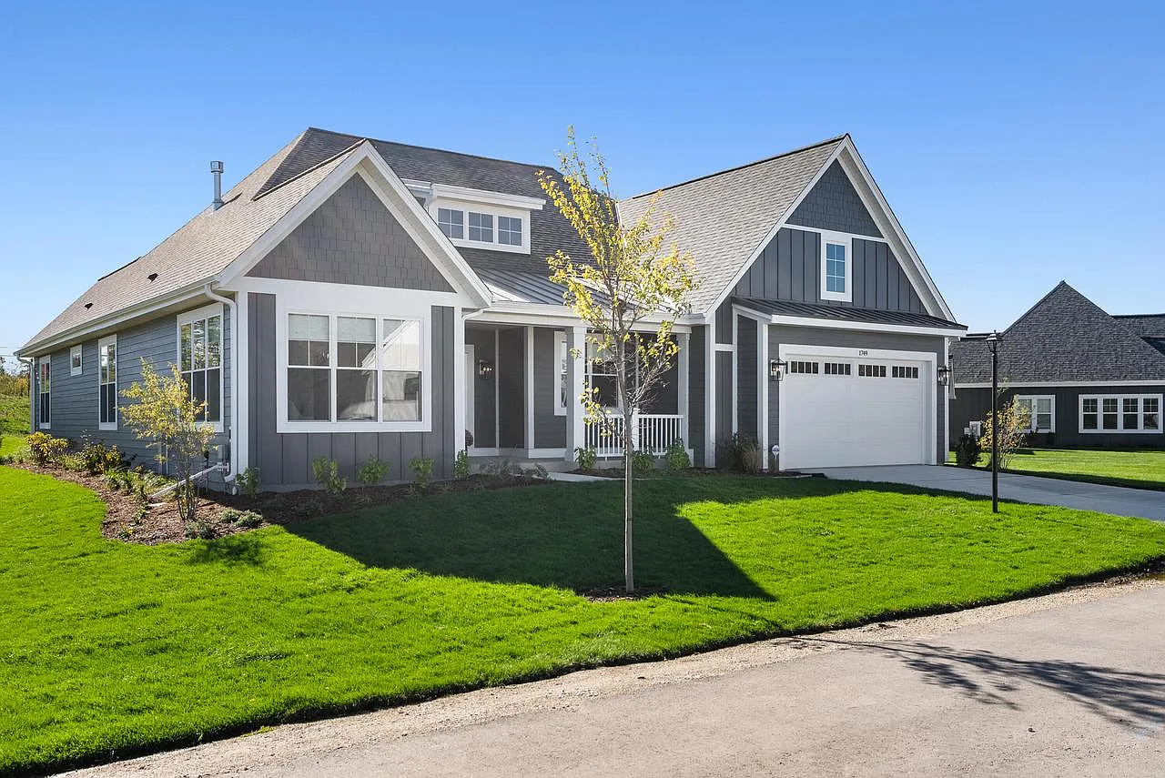 1729 North River CIRCLE photo 1