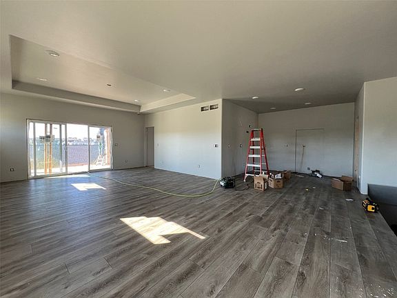 2nd image of 1301 Berkshire Ln