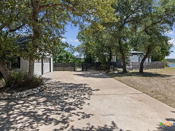 4th image of 349 Arrowhead Point Rd