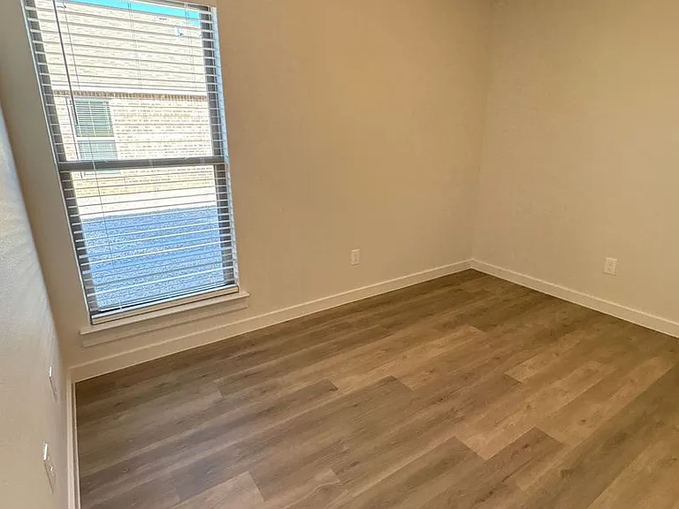 2132 Langford Ave — Photo 8