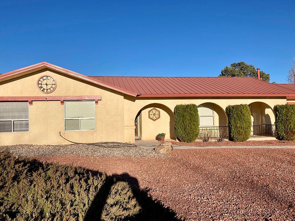 704 Pinetree Rd., SE Rio RANCHO, NM 87124