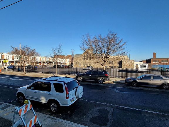 2nd image of 5648 Race St Unit 1