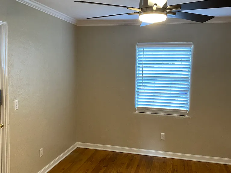 228 W Warren Ave — Photo 15