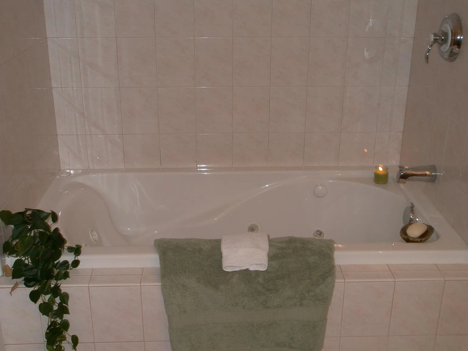 5 bed, 2200 sqft, $3,750 — Photo 4