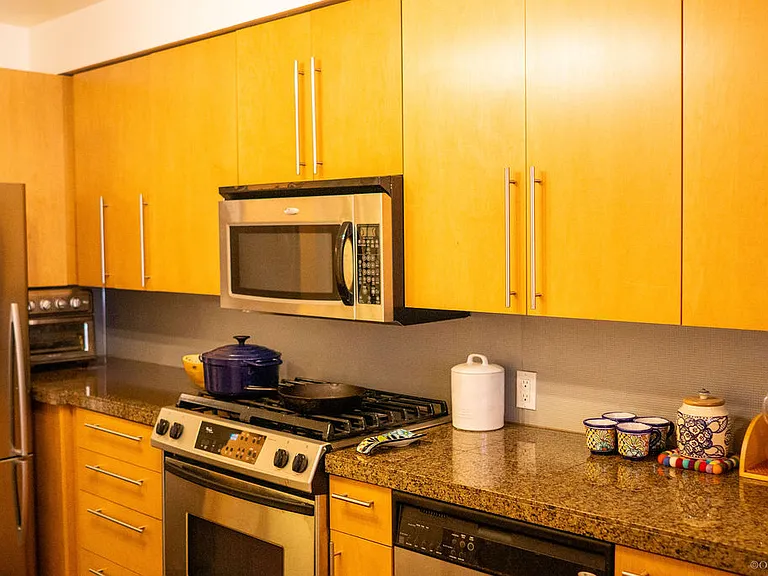 124 Bellevue Ave E #400 — Photo 4