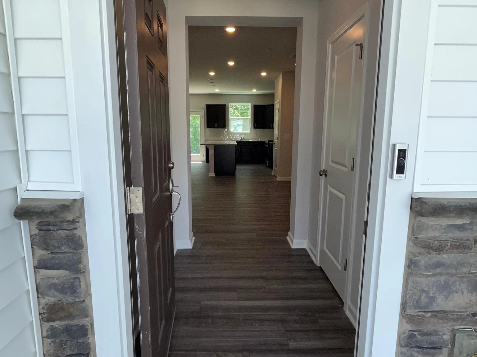 408 Hazy Hills Ln — Photo 2