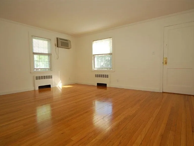 122 Warren St #1 — Photo 5